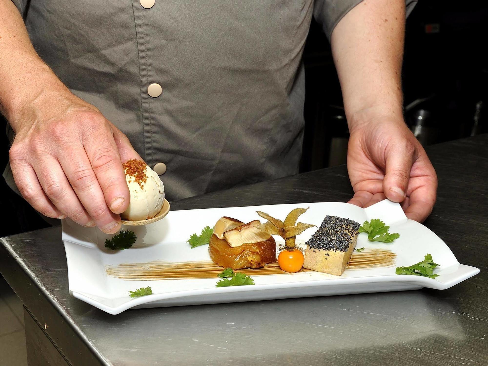 Le Saint-Jacques Hotel Cloyes-sur-le-Loir Bagian luar foto
